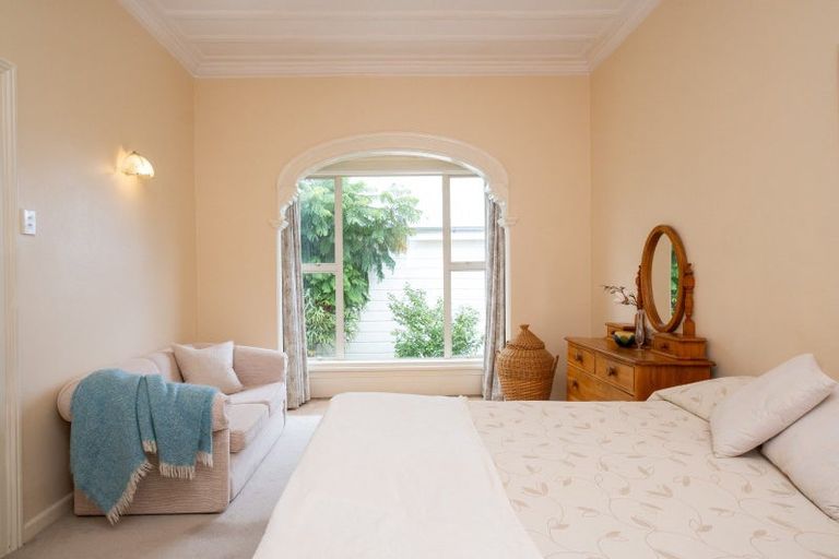 Photo of property in 13 Roslyn Road, Bluff Hill, Napier, 4110