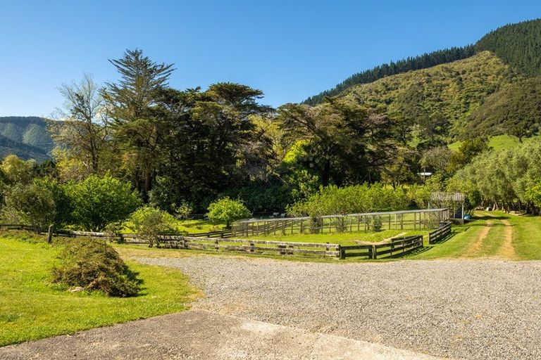 Photo of property in 5564 Kenepuru Road, Waitaria Bay, Picton, 7282