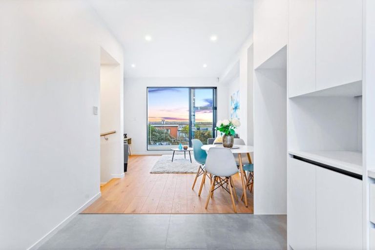 Photo of property in 5/28 Lavelle Road, Henderson, Auckland, 0612