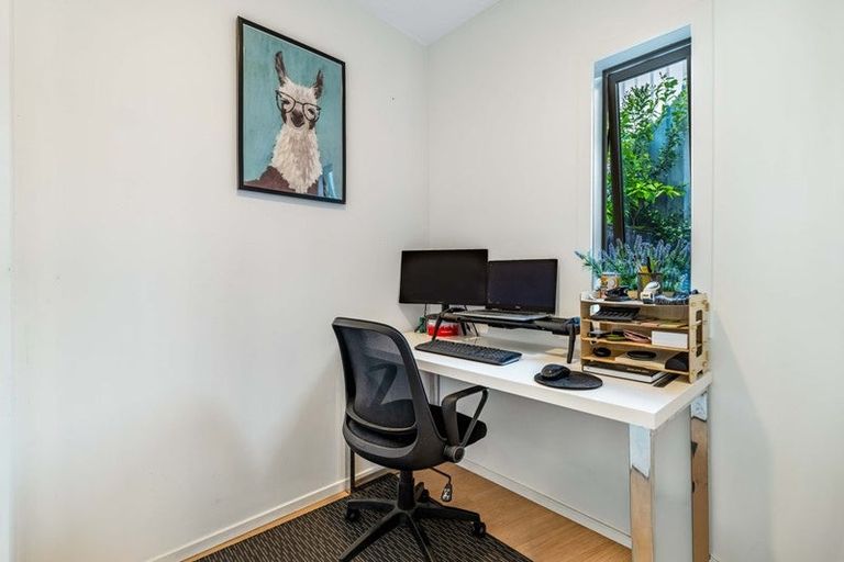 Photo of property in Providence Of Eden, 4/21 Hunters Drive, Three Kings, Auckland, 1024