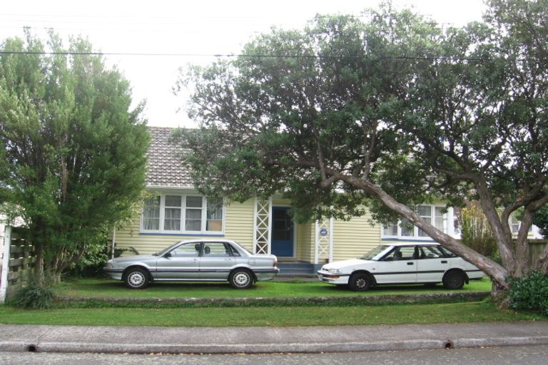 Photo of property in 13 Raymond Terrace, Fairfield, Lower Hutt, 5011