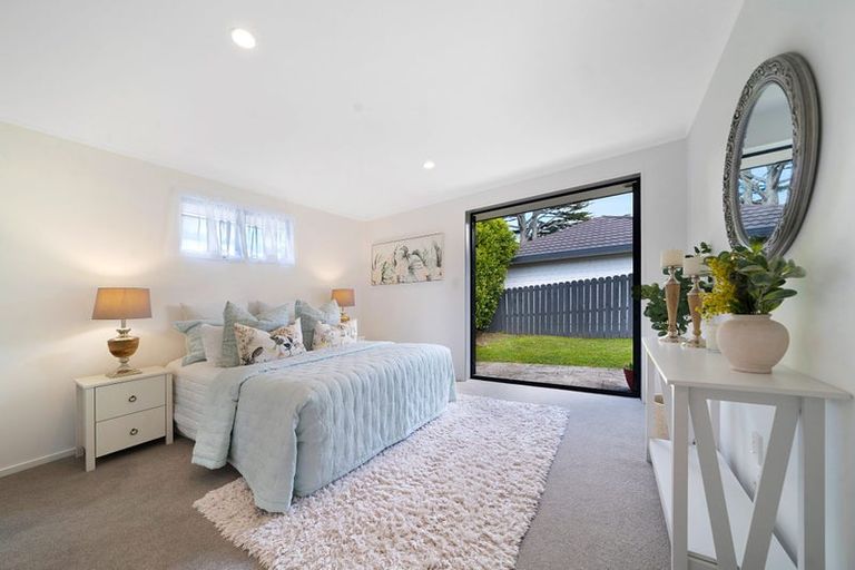Photo of property in 8 Coupland Court, Glendene, Auckland, 0602