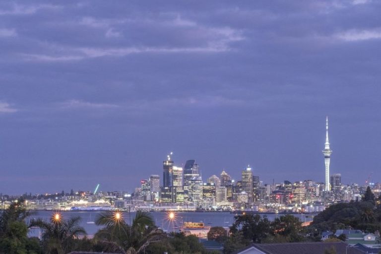 Photo of property in 5/6 Bruce Street, Northcote Point, Auckland, 0627