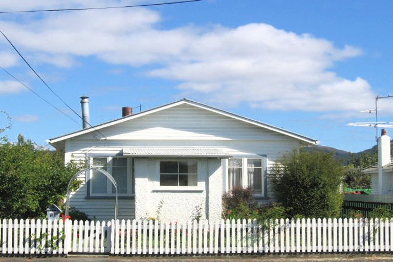 Photo of property in 1/83 Pine Avenue, Ebdentown, Upper Hutt, 5018