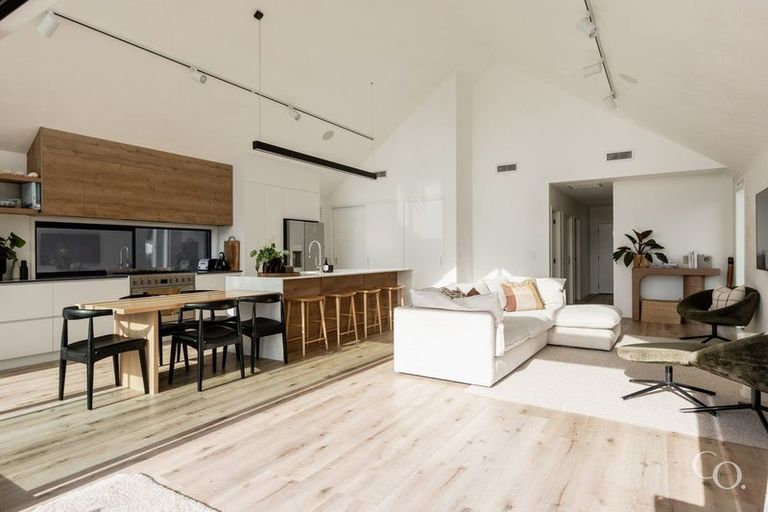 Photo of property in 56 Karewa Parade, Papamoa Beach, Papamoa, 3118