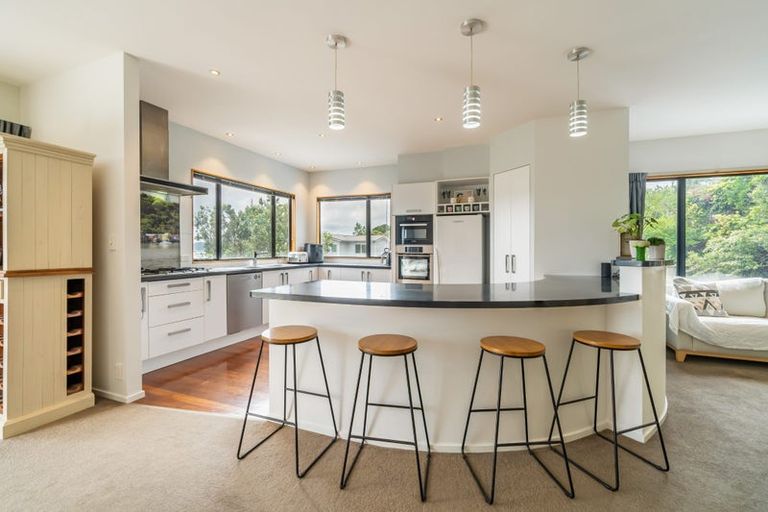 Photo of property in 8a Kiriwai Road, Paremata, Porirua, 5024