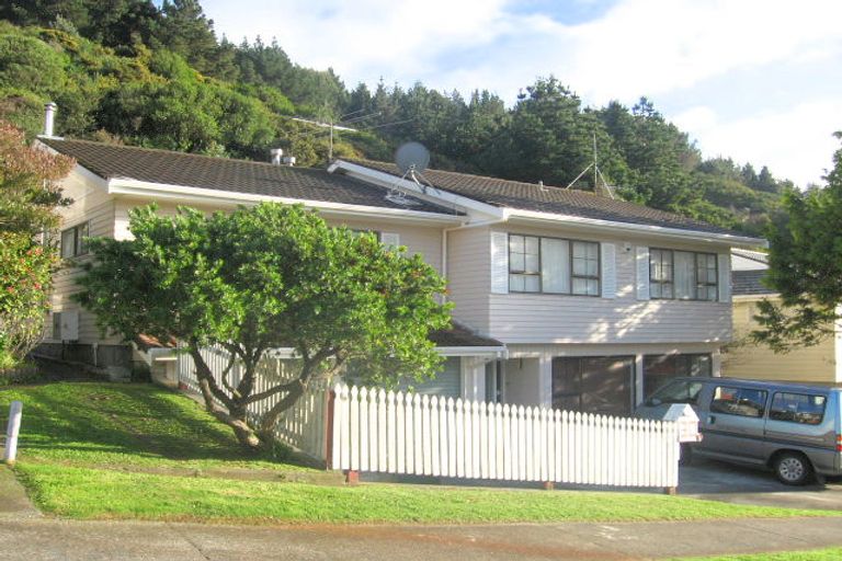 Photo of property in 30 Fyvie Avenue, Tawa, Wellington, 5028
