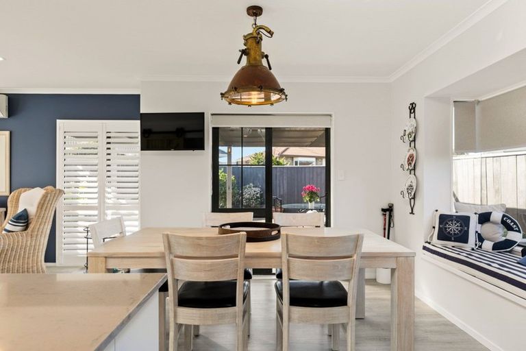 Photo of property in 21 Balmacewen Place, Mount Maunganui, 3116
