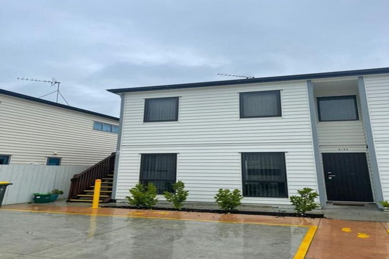 Photo of property in 4/52 Manuroa Road, Takanini, 2112