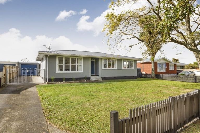 Photo of property in 42 Robinson Crescent, Westbrook, Palmerston North, 4412