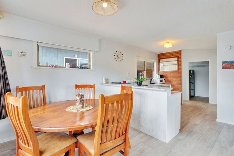 Photo of property in 10 Morrow Terrace, Pukekohe, 2120