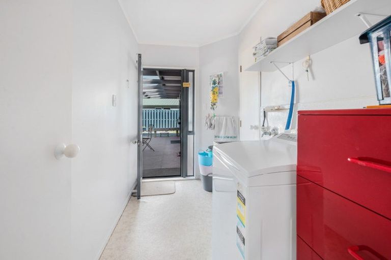 Photo of property in 35 Carter Drive, Pomare, Rotorua, 3015