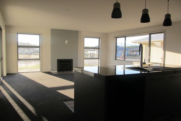 Photo of property in 8 Walker Place, Alexandra, 9320