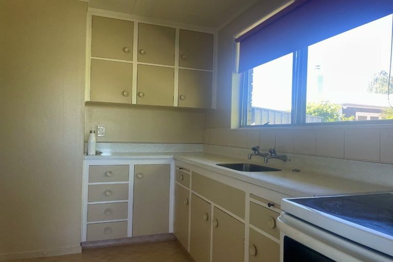 Photo of property in 2/114 Mcleod Street, Camberley, Hastings, 4120