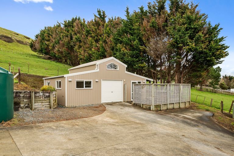 Photo of property in 21 Clifford Road, Pukekohe, 2678