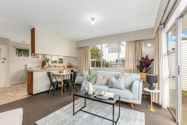 Photo of property in 2/6 Cluny Road, Plimmerton, Porirua, 5026