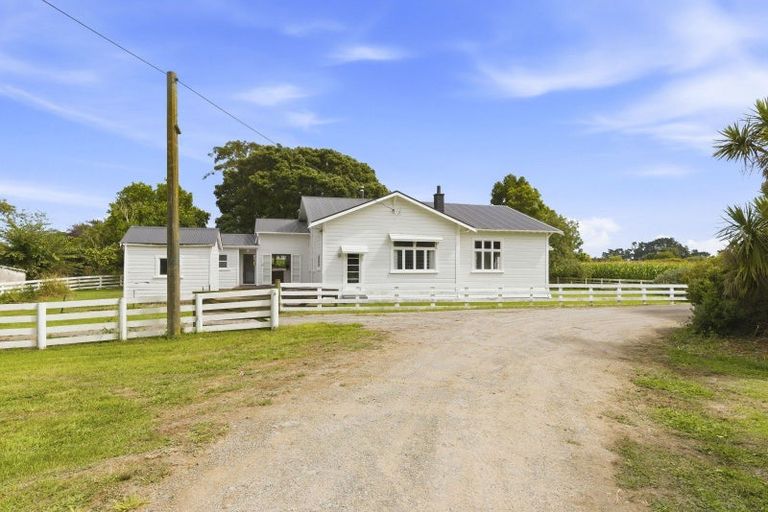 Photo of property in 225 Kuku Beach Road, Kuku, Manakau, 5570