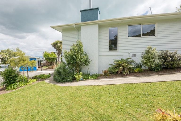 Photo of property in 33 Tosswill Road, Tahunanui, Nelson, 7011