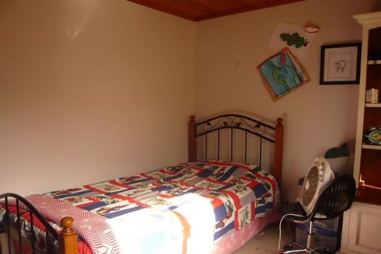 Photo of property in 18 Silhouette Way, Western Heights, Hamilton, 3200