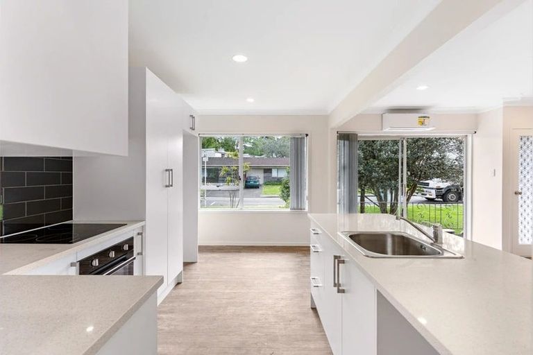 Photo of property in 1/1 Takapu Street, Henderson, Auckland, 0612