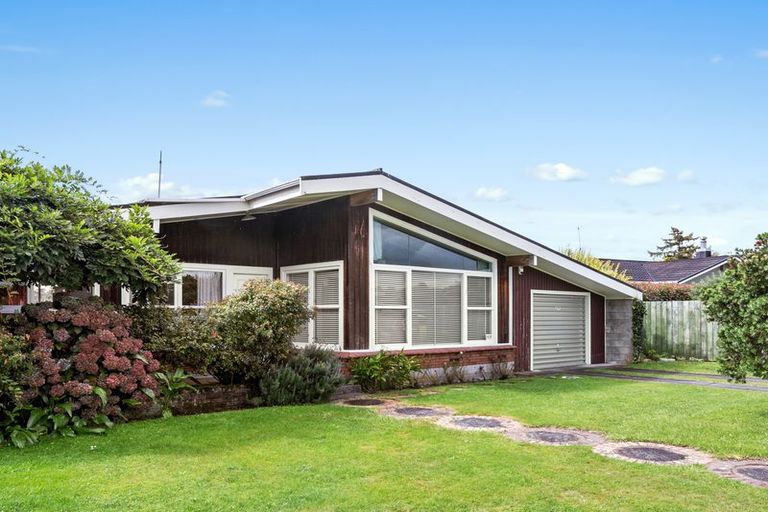 Photo of property in 13 Kamahi Place, Pukehangi, Rotorua, 3015