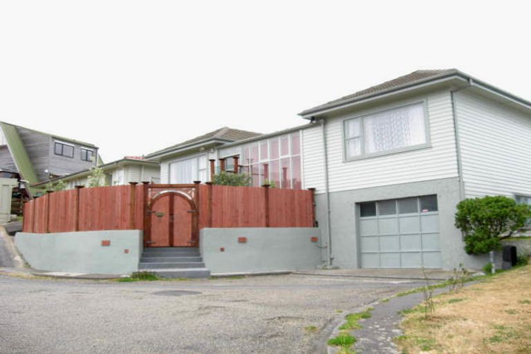 Photo of property in 10 Manitoba Place, Kingston, Wellington, 6021