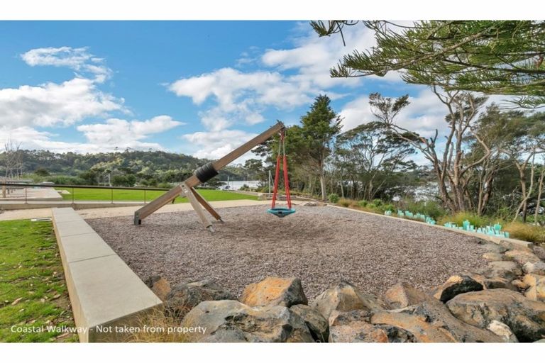 Photo of property in 24 Rangihina Road, Hobsonville, Auckland, 0616