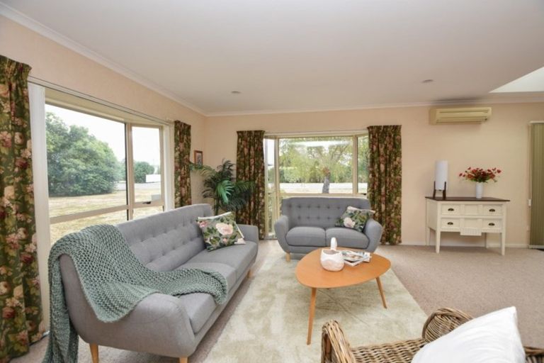 Photo of property in 21 Frederick Street, Carterton, 5713