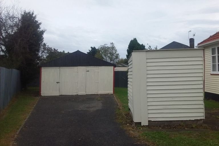 Photo of property in 13 Goldsmith Crescent, Levin, 5510