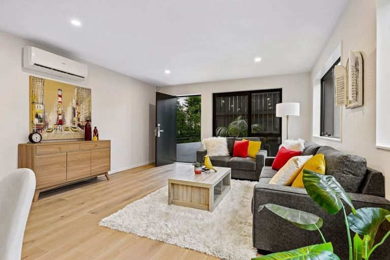 Photo of property in 67b Tiroroa Avenue, Te Atatu South, Auckland, 0610