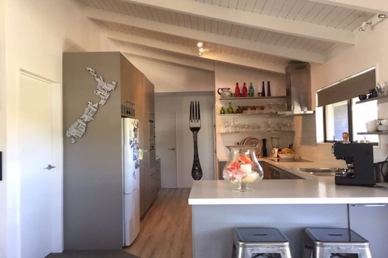 Photo of property in 14 Omutu Street, Oakura, Hikurangi, 0184