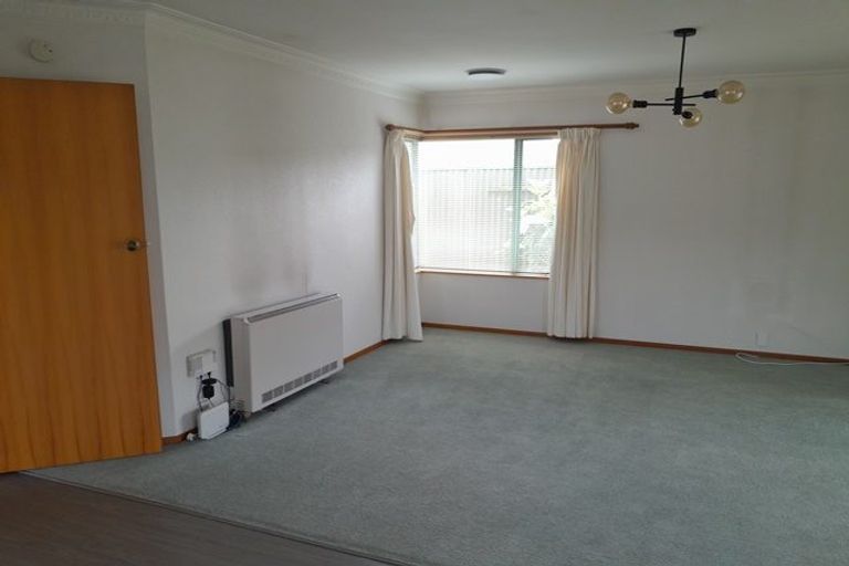 Photo of property in 9 Edgecombe Court, Roslyn, Palmerston North, 4414