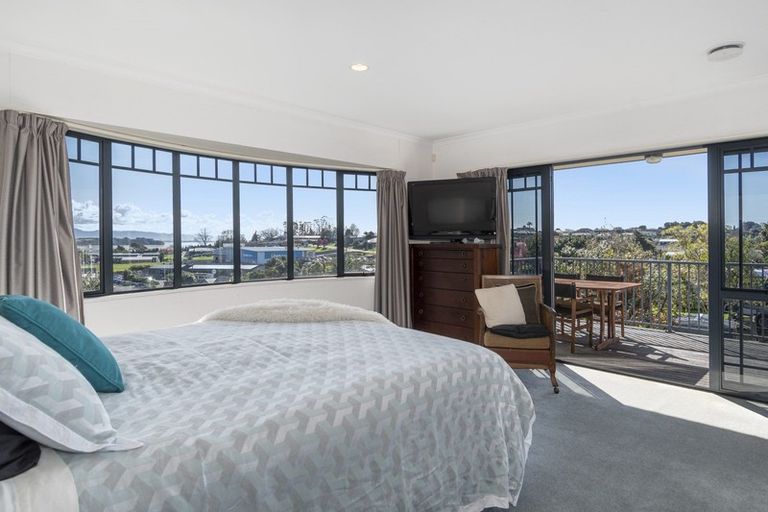 Photo of property in 28 Margaret Drive, Omokoroa, 3114