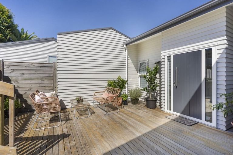 Photo of property in 35a Taurus Crescent, Beach Haven, Auckland, 0626
