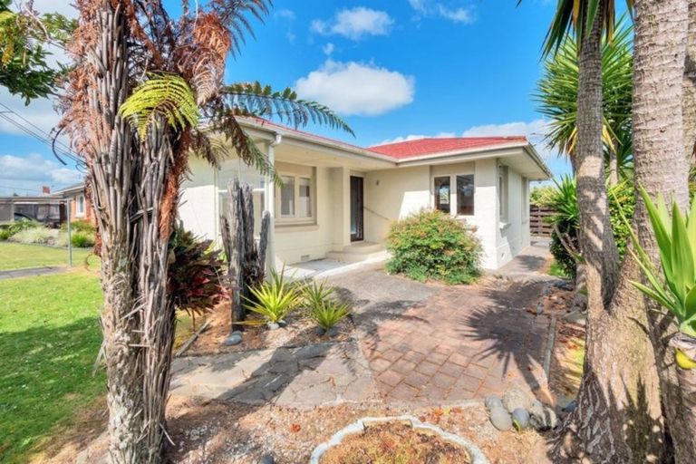 Photo of property in 1/5 Cameron Street, Papakura, 2110