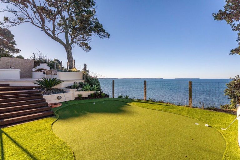 Photo of property in 72 Cliff Road, Torbay, Auckland, 0630