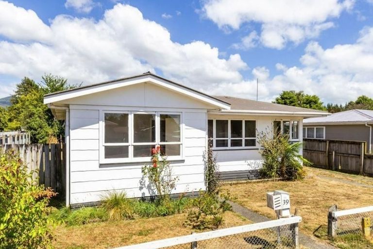 Photo of property in 39 Maria Place, Turangi, 3334