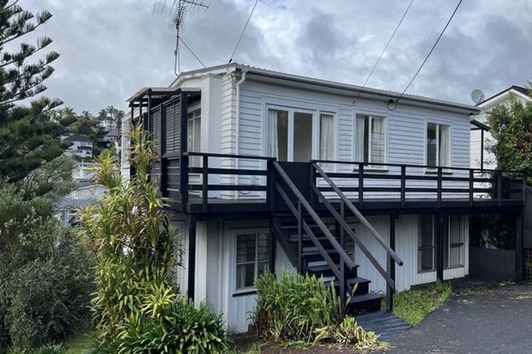 Photo of property in 26 Matipo Road, Mairangi Bay, Auckland, 0630