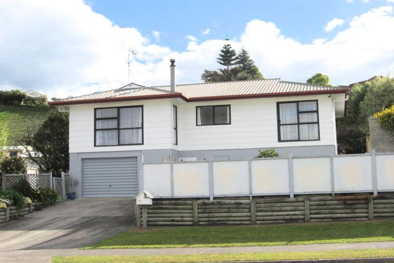 Photo of property in 9 Resolution Road, Welcome Bay, Tauranga, 3112