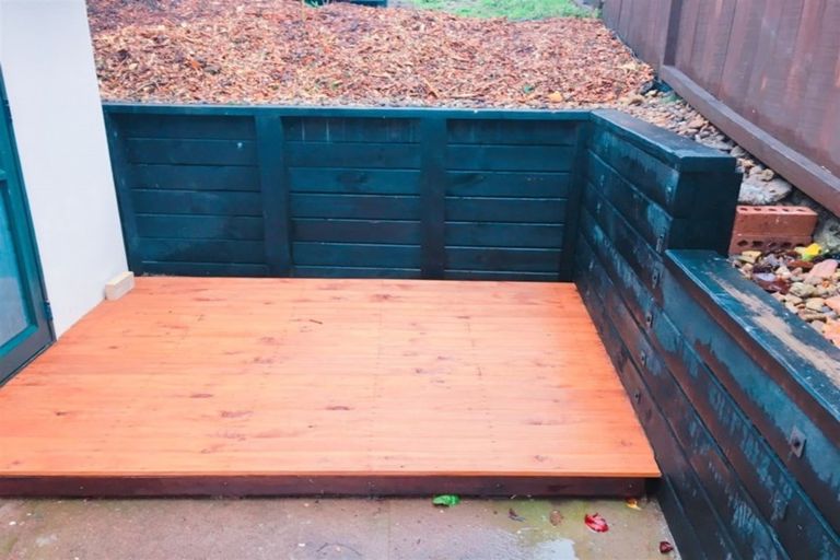 Photo of property in 16 Kerlin Crescent, West Harbour, Auckland, 0618