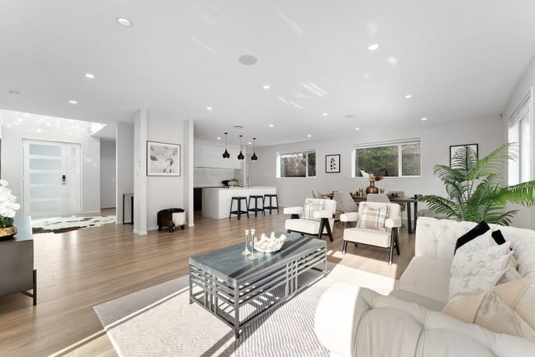 Photo of property in 6c Seaview Road, Milford, Auckland, 0620