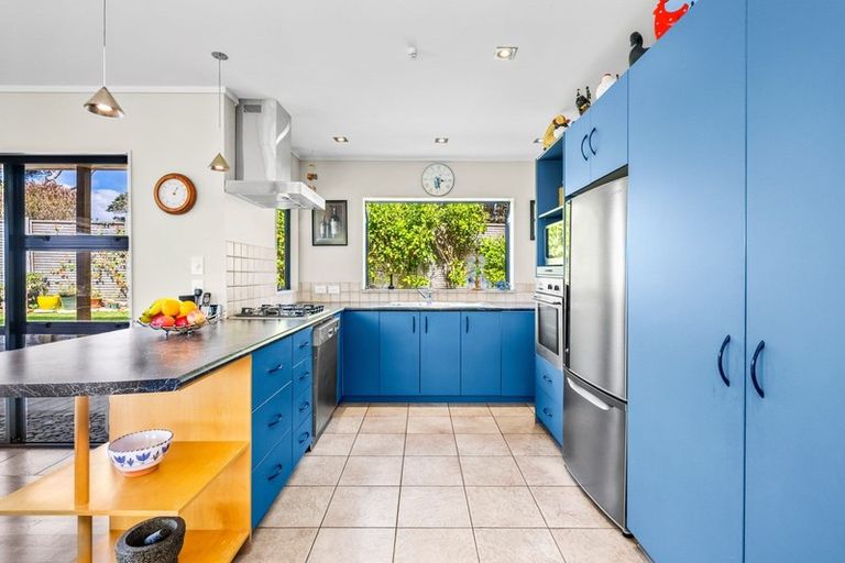 Photo of property in 730 Taiharuru Road, Taiharuru, Onerahi, 0192