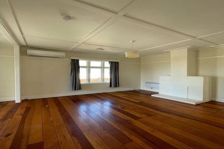 Photo of property in 400 Broadway, Miramar, Wellington, 6022