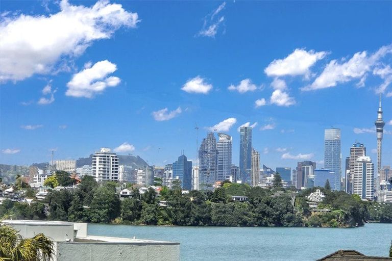 Photo of property in 1/90 Norwood Road, Bayswater, Auckland, 0622