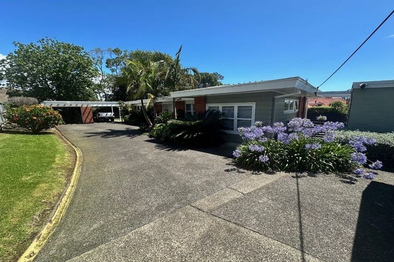 Photo of property in 77 Sunnybrae Road, Hillcrest, Auckland, 0627