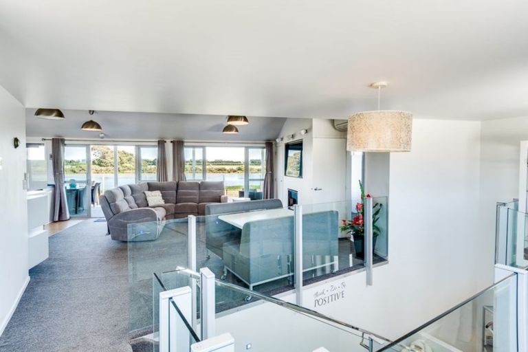 Photo of property in 5 Old Ferry Road, Clive, 4102