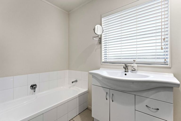 Photo of property in 54a Pemberton Avenue, Bayview, Auckland, 0629