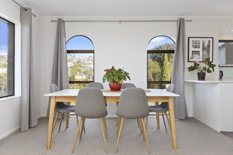 Photo of property in 2/5 Manaia Place, Mairangi Bay, Auckland, 0630