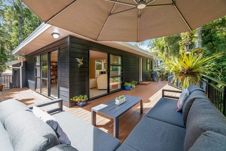 Photo of property in 22 Waima Crescent, Titirangi, Auckland, 0604
