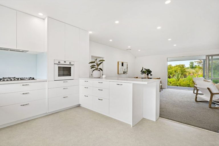 Photo of property in 21 Eric Farley Drive, Kumeu, 0810